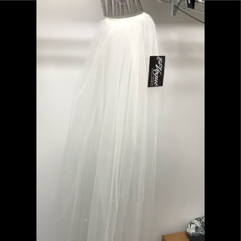 NWT EnVogue toile Vail with crystal embellishments